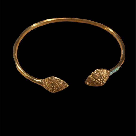 Stella and Dot Gold Leaf Open Bangle Bracelet - Picture 3 of 4